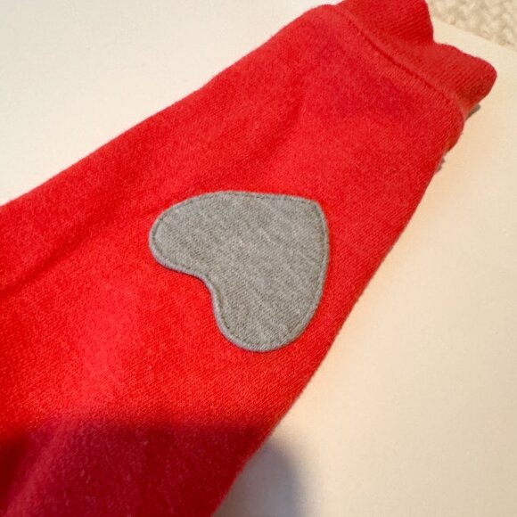 Adorable boys or girls Cat & Jack Valentine's love sweater with dog, size 18 m - Picture 5 of 5